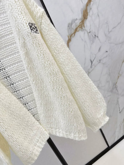 25 Embroidered decorative V-neck knitted silhouette cardigan