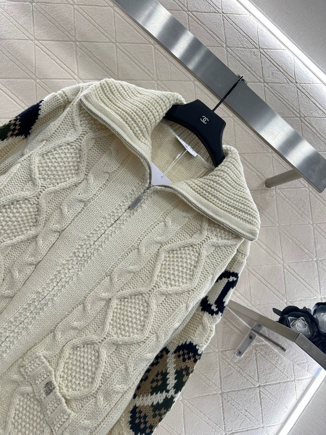 25fw Zipper hook flower knitted cardigan