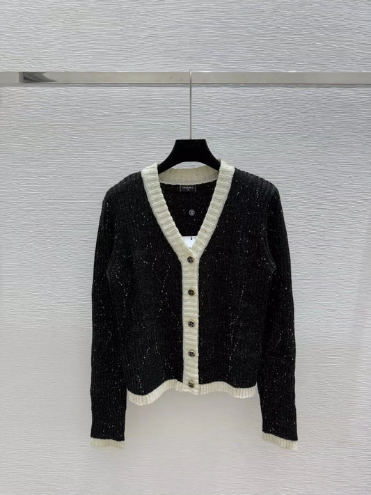 25fw Knitted long-sleeved cardigan