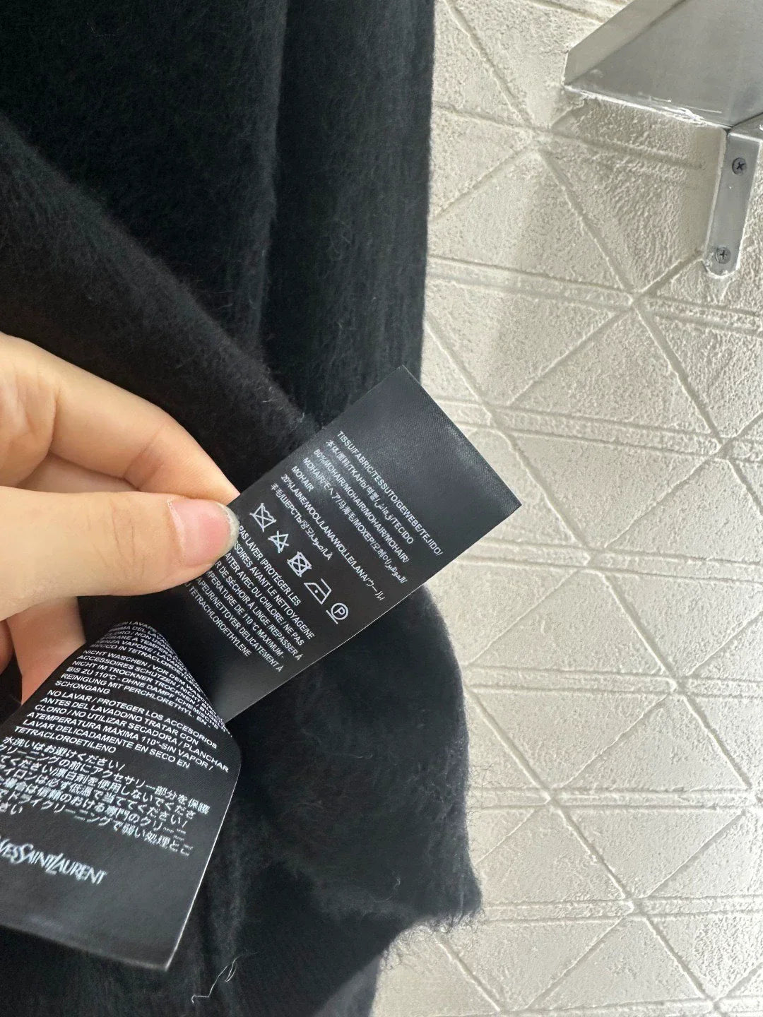 25fw Brooch letter knitted sweater