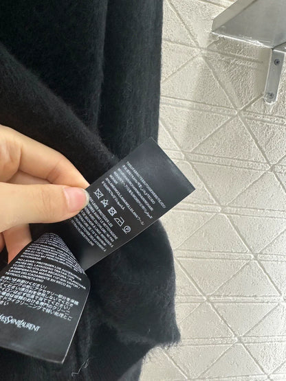 25fw Brooch letter knitted sweater