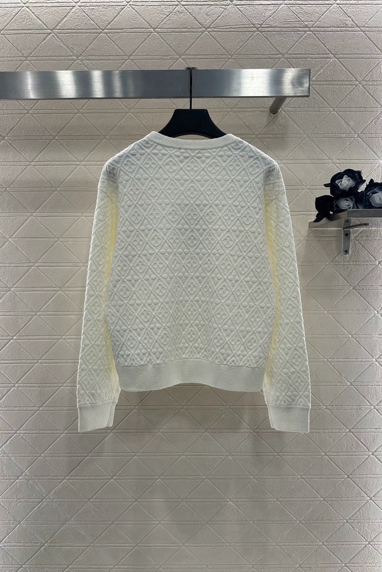 25 Sanhua diamond grid pullover sweater