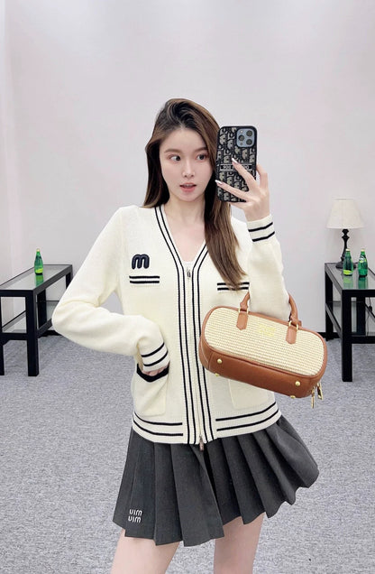 25fw V-neck striped knitted cardigan