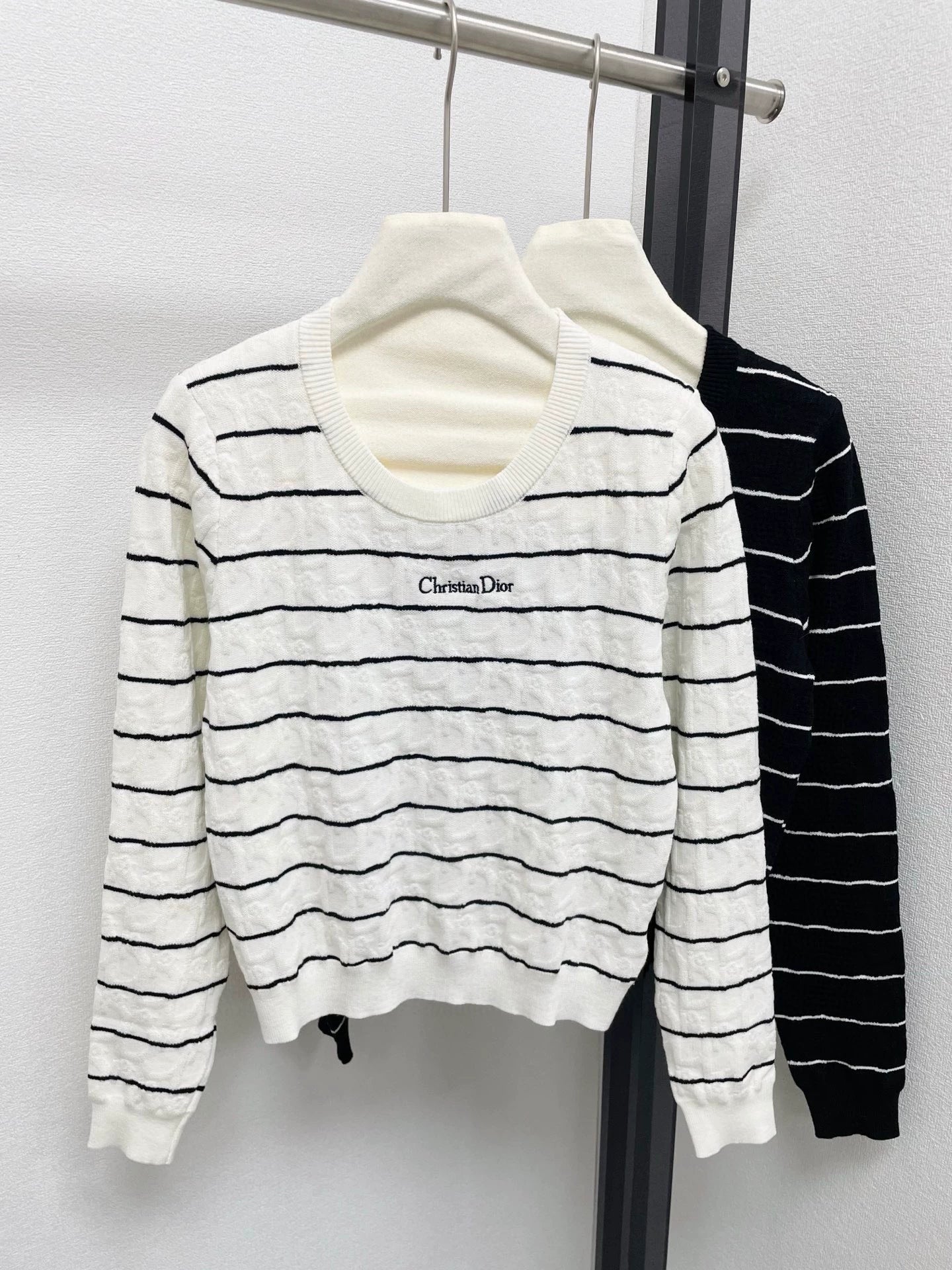 25fw Embroidered long sleeves with letters