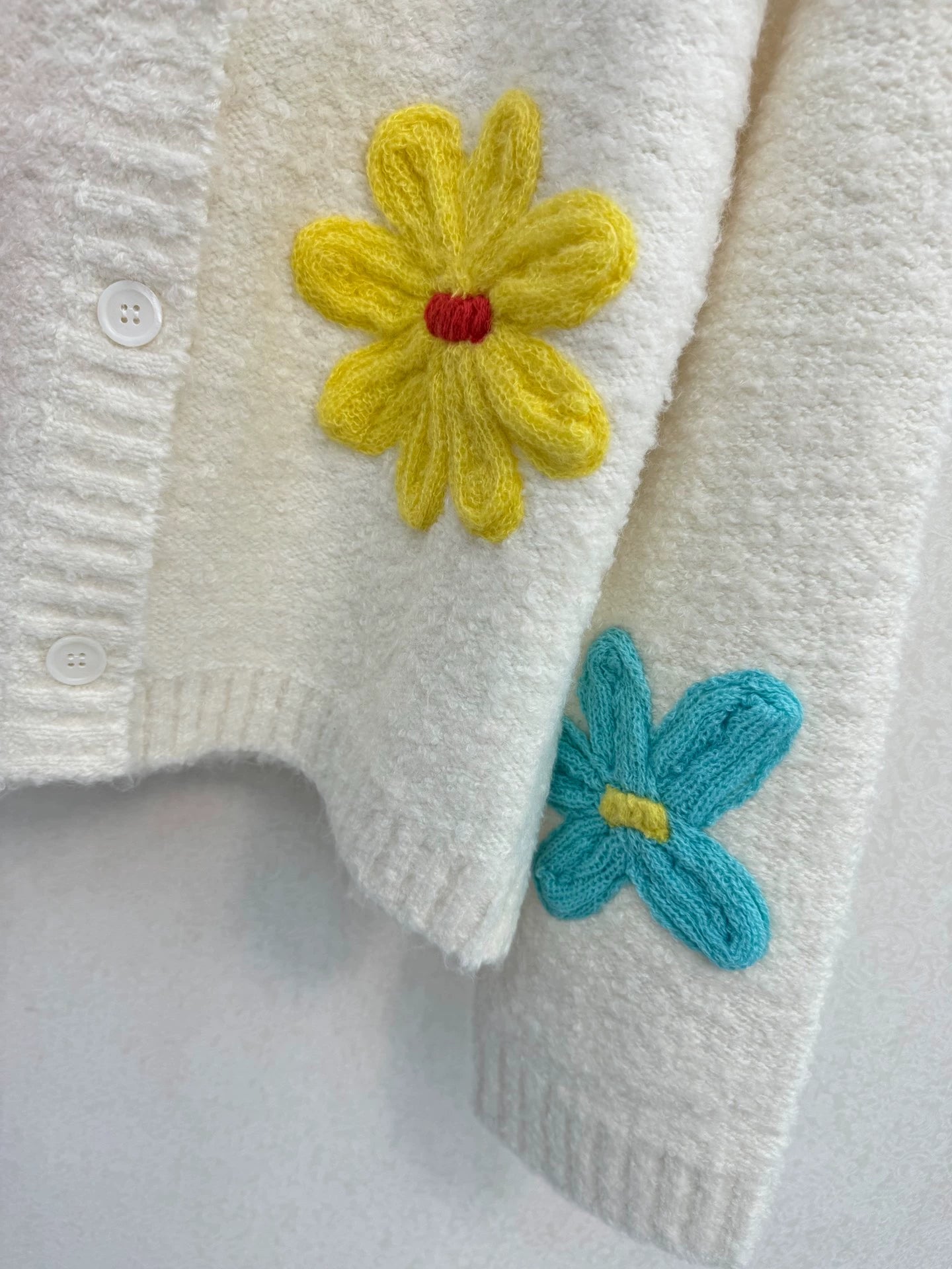 White flower knitted cardigan