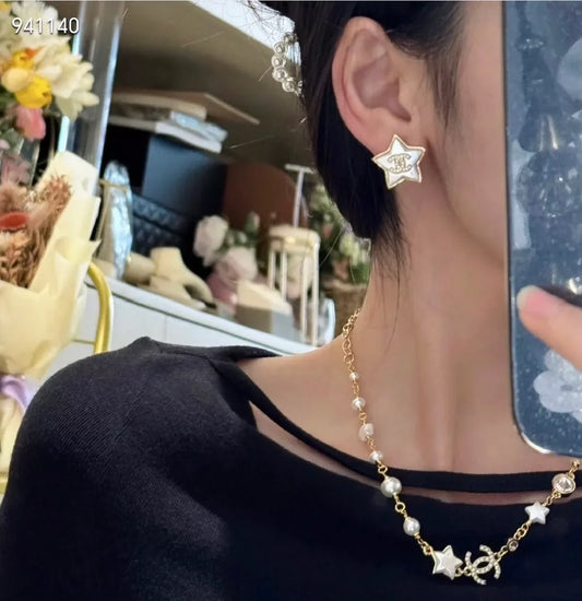 Five pointed star double layered pearl necklace