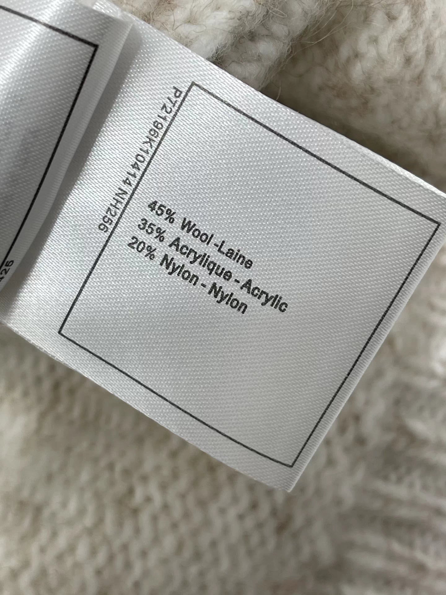 Double pocket round neck knitted cardigan