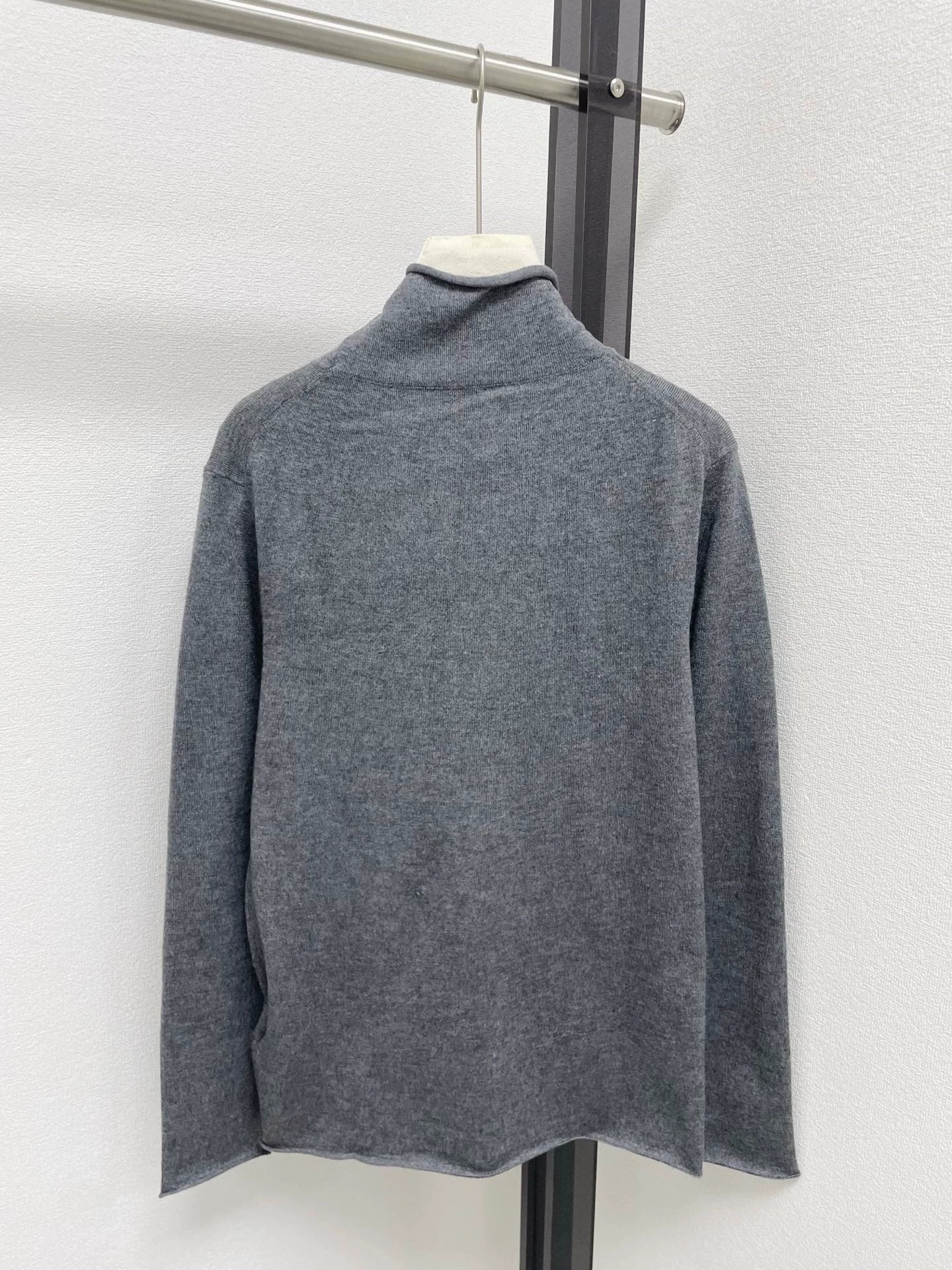 25fw Half high neck knitted sweater