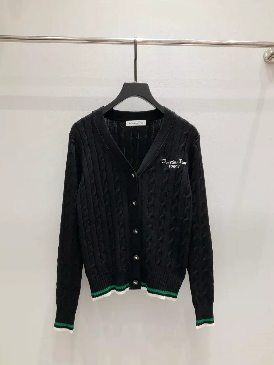 25fw V-neck long sleeved cardigan