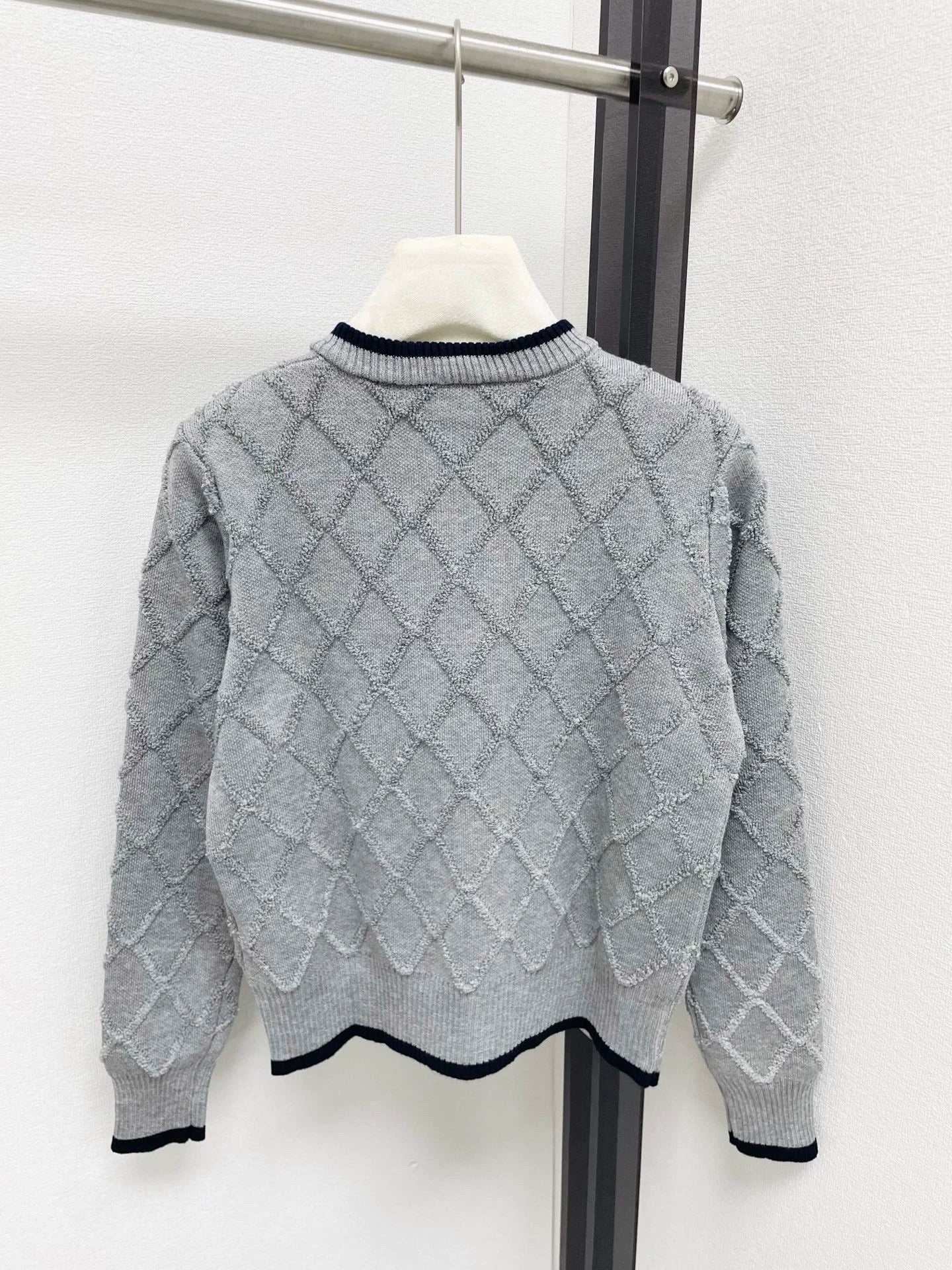 Lingge Knitted Cardigan