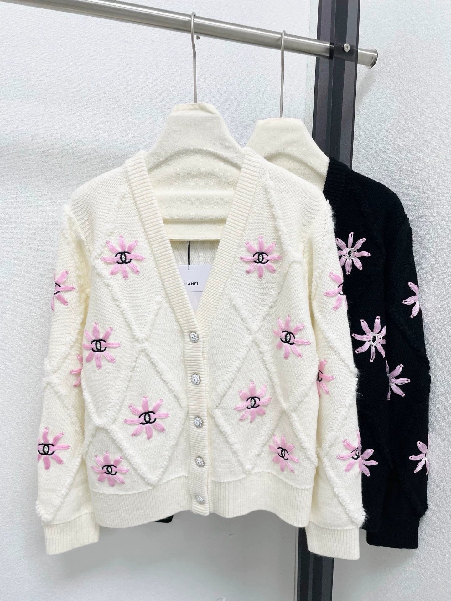 V-neck cardigan flower embroidery knitted cardigan