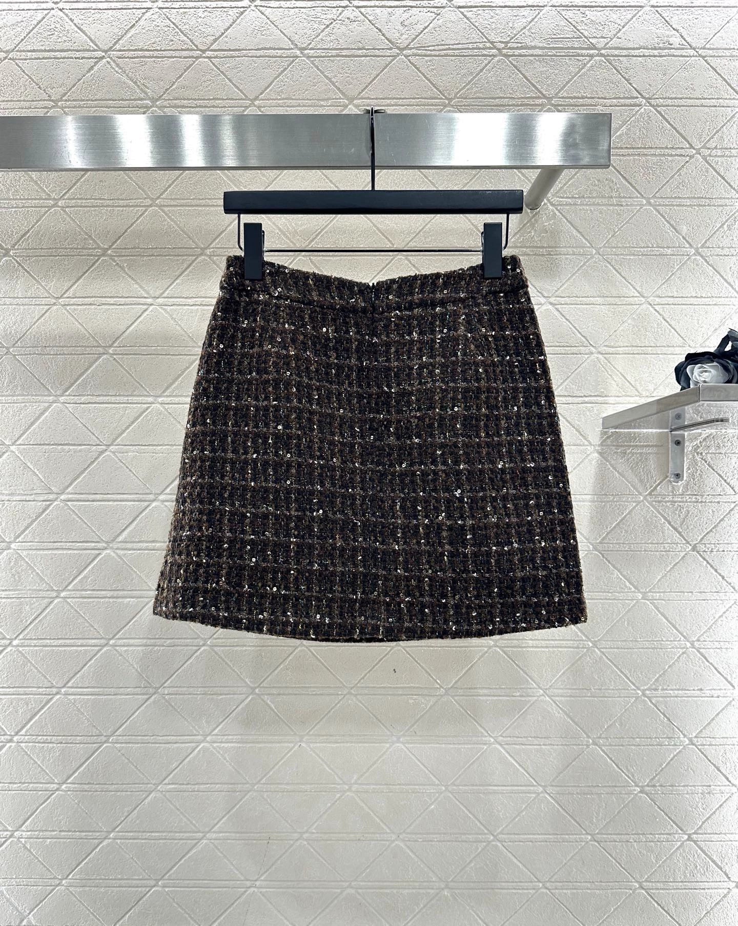 Leather collar splicing coarse woolen suit