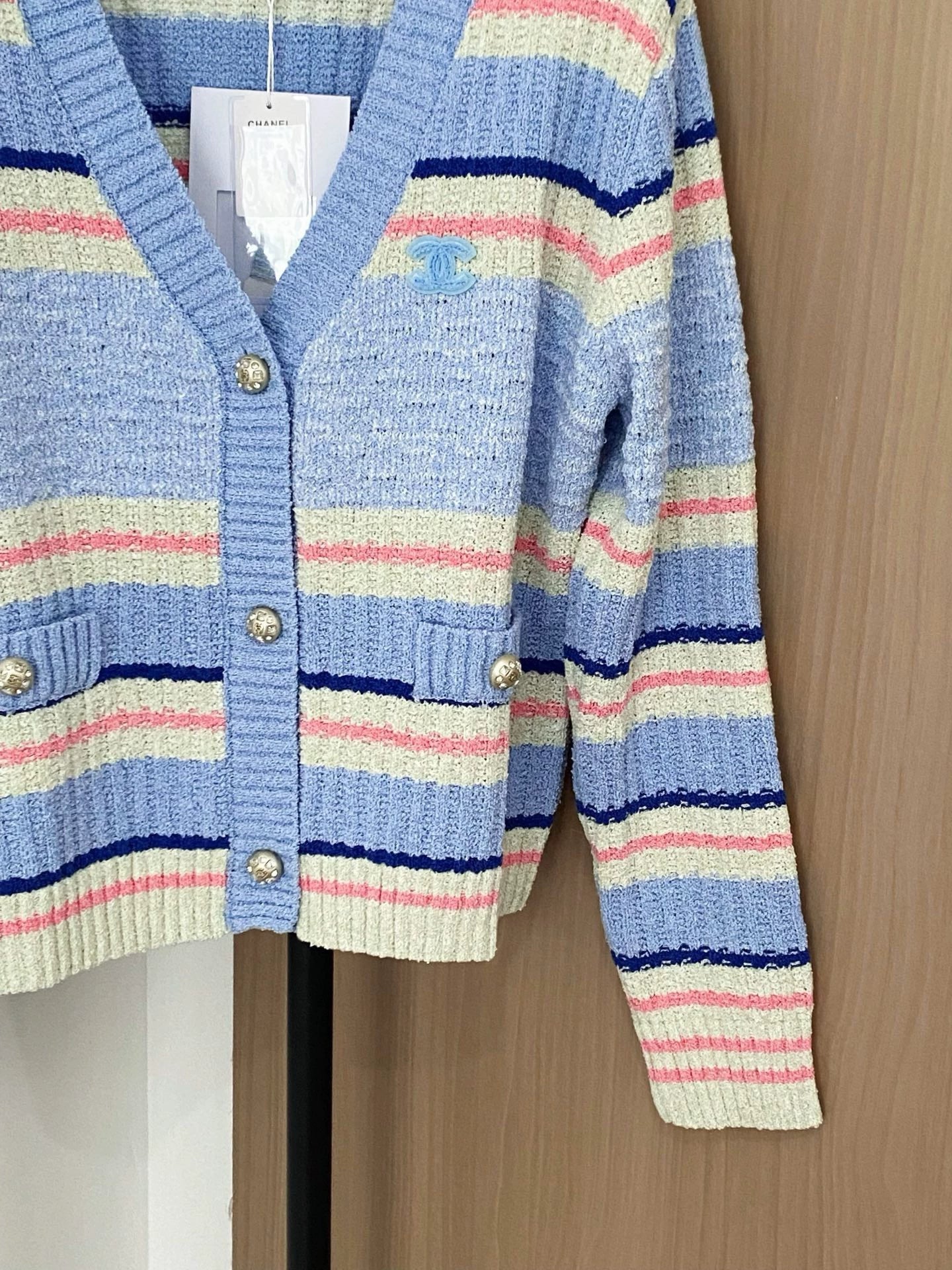 25fw V-neck cardigan