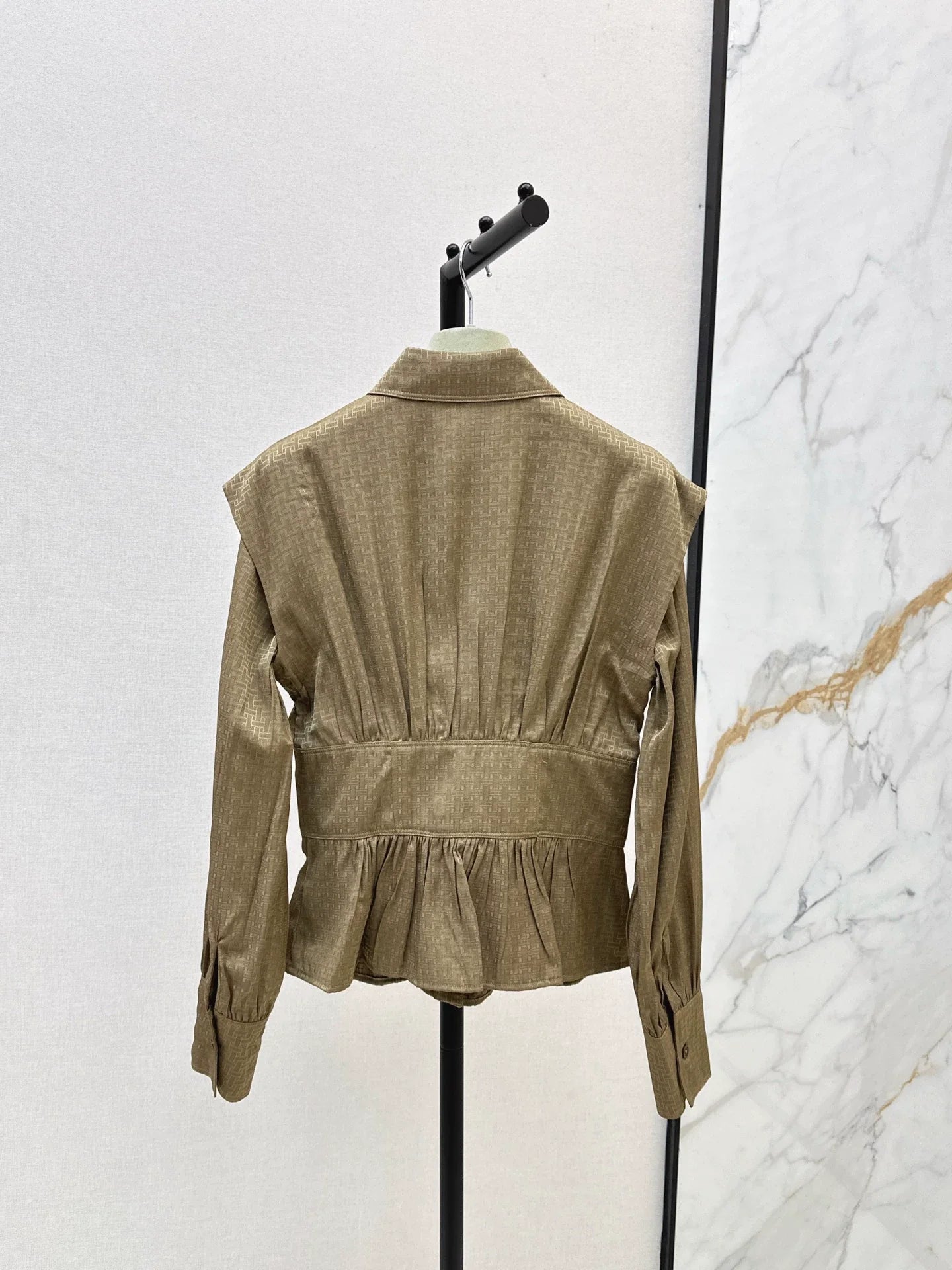 25fw Dark patterned jacquard waist cinched shirt