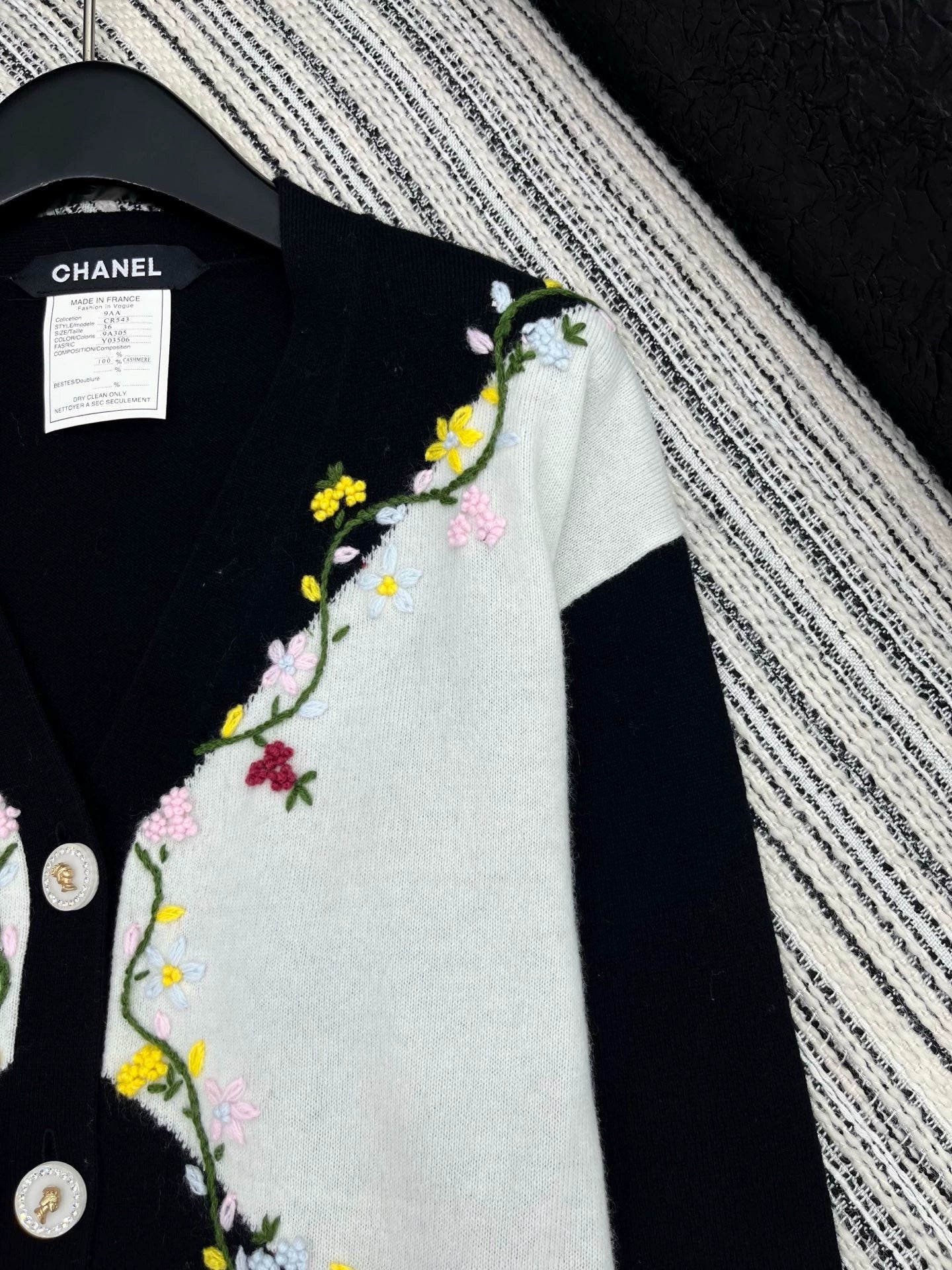 25fw Single breasted V-neck cardigan