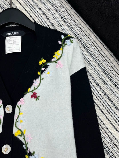 25fw Single breasted V-neck cardigan