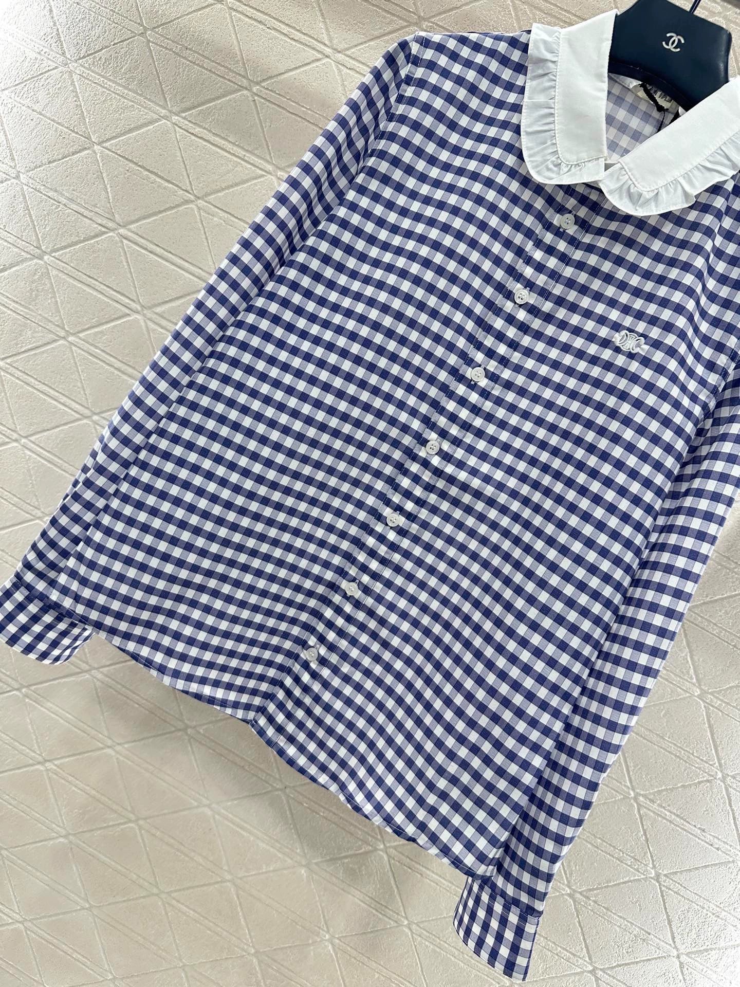 Lace collar blue and white checkered shirt