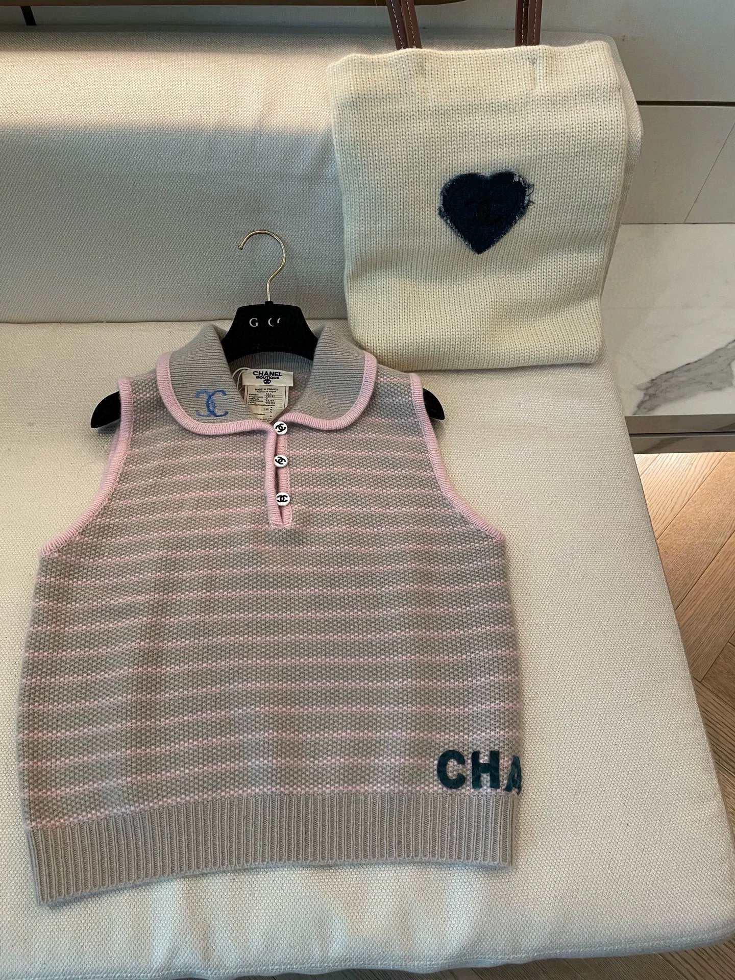 25fw Collar striped sleeveless vest (vintage series)