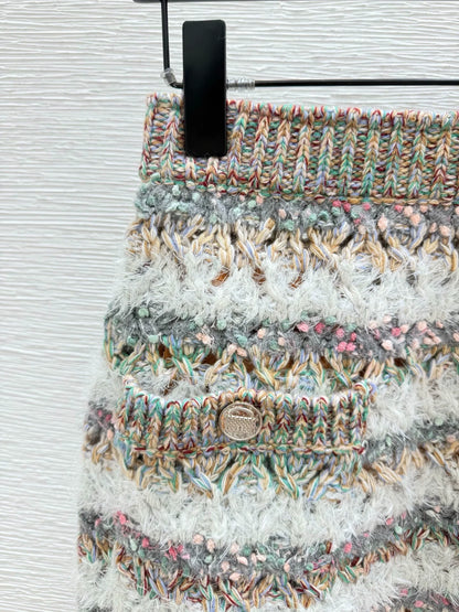 25b Knitted Half Skirt with Mixed Yarn and Stripes