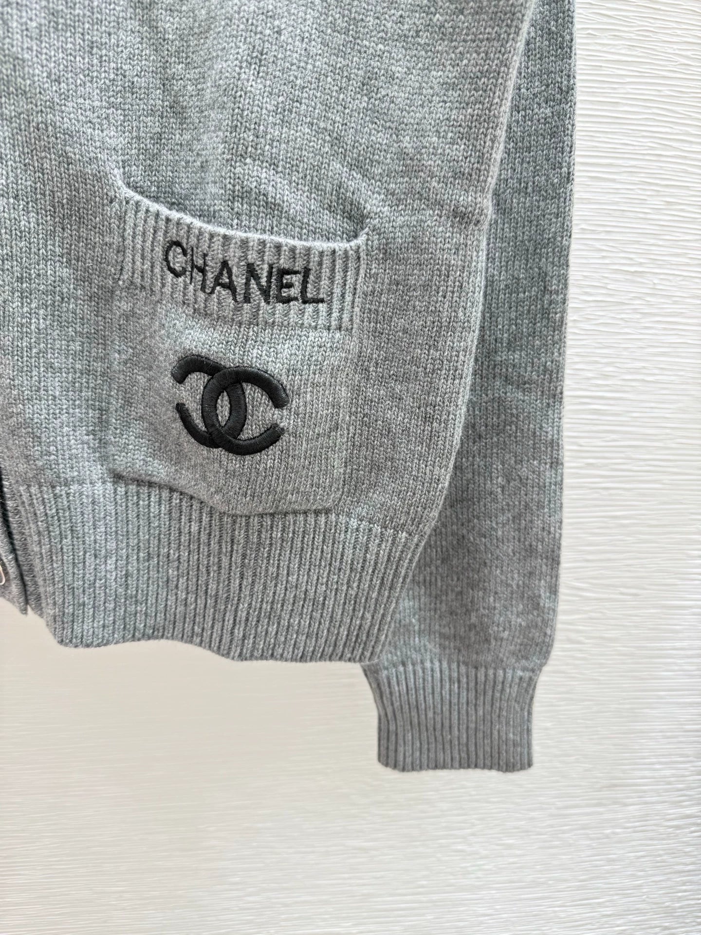 25fw Grey Knitted Cardigan