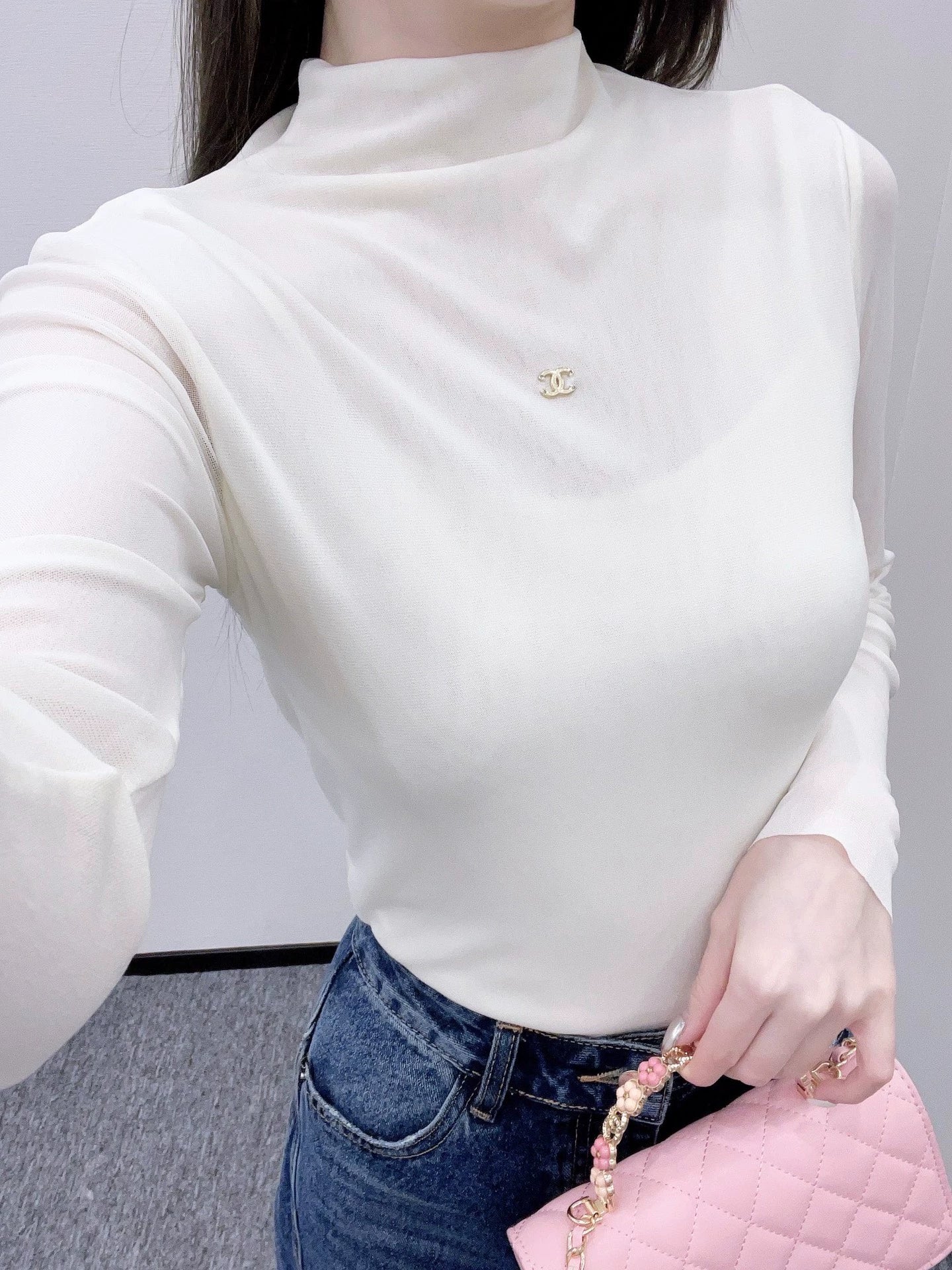 25fw Slim fit rhinestone double C high neck base shirt