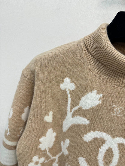 Cashmere high neck sweater