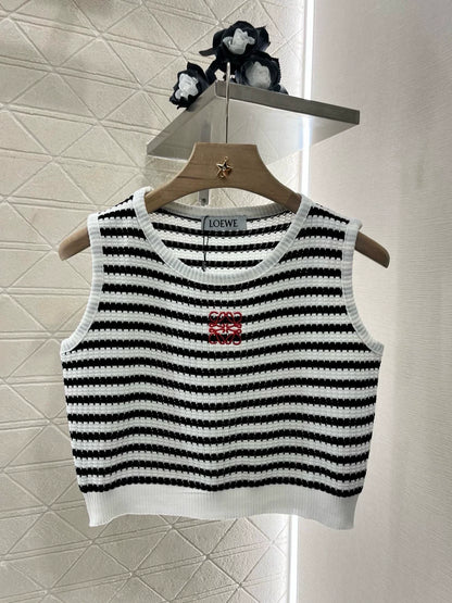 25 Spring and Summer New Contrast Stripe Embroidery Knitted Vest