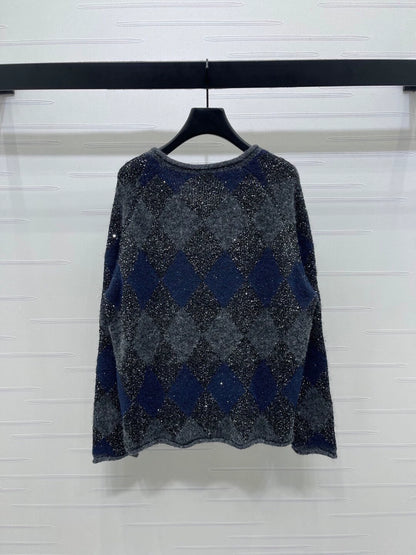 Lingge bead V-neck long sleeved shirt