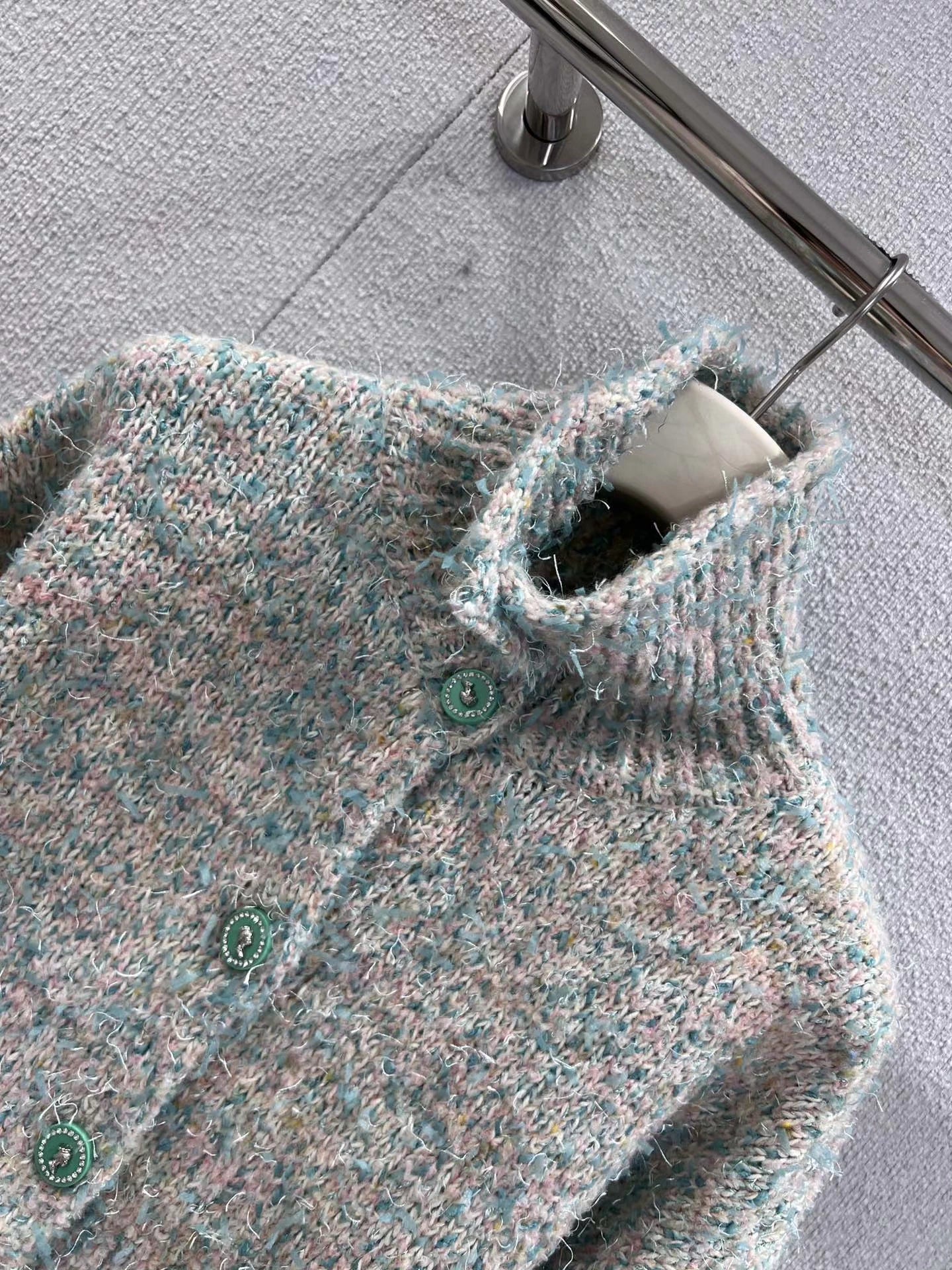 Flip collar single breasted knitted cardigan