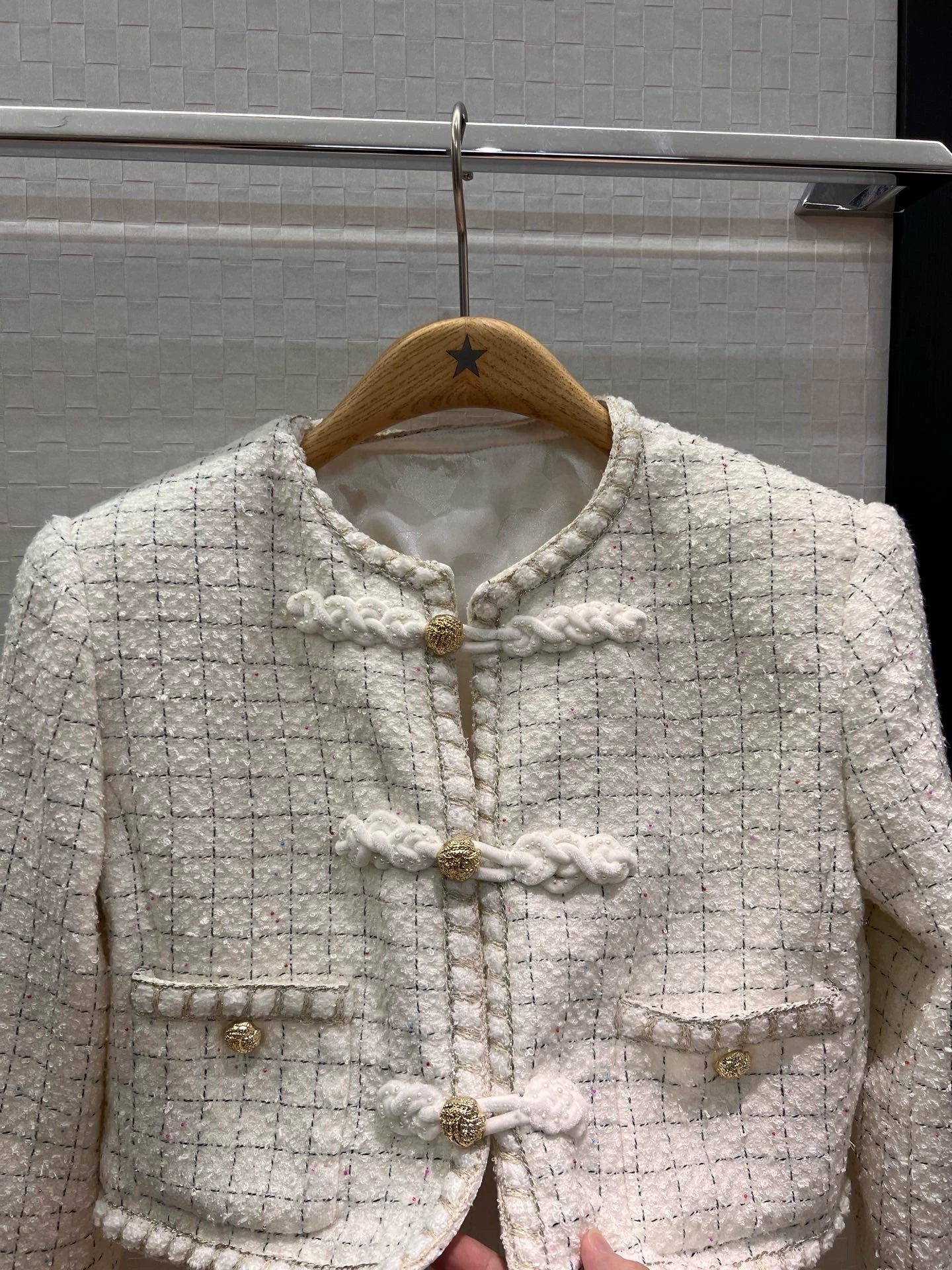 Chinese style buckle set