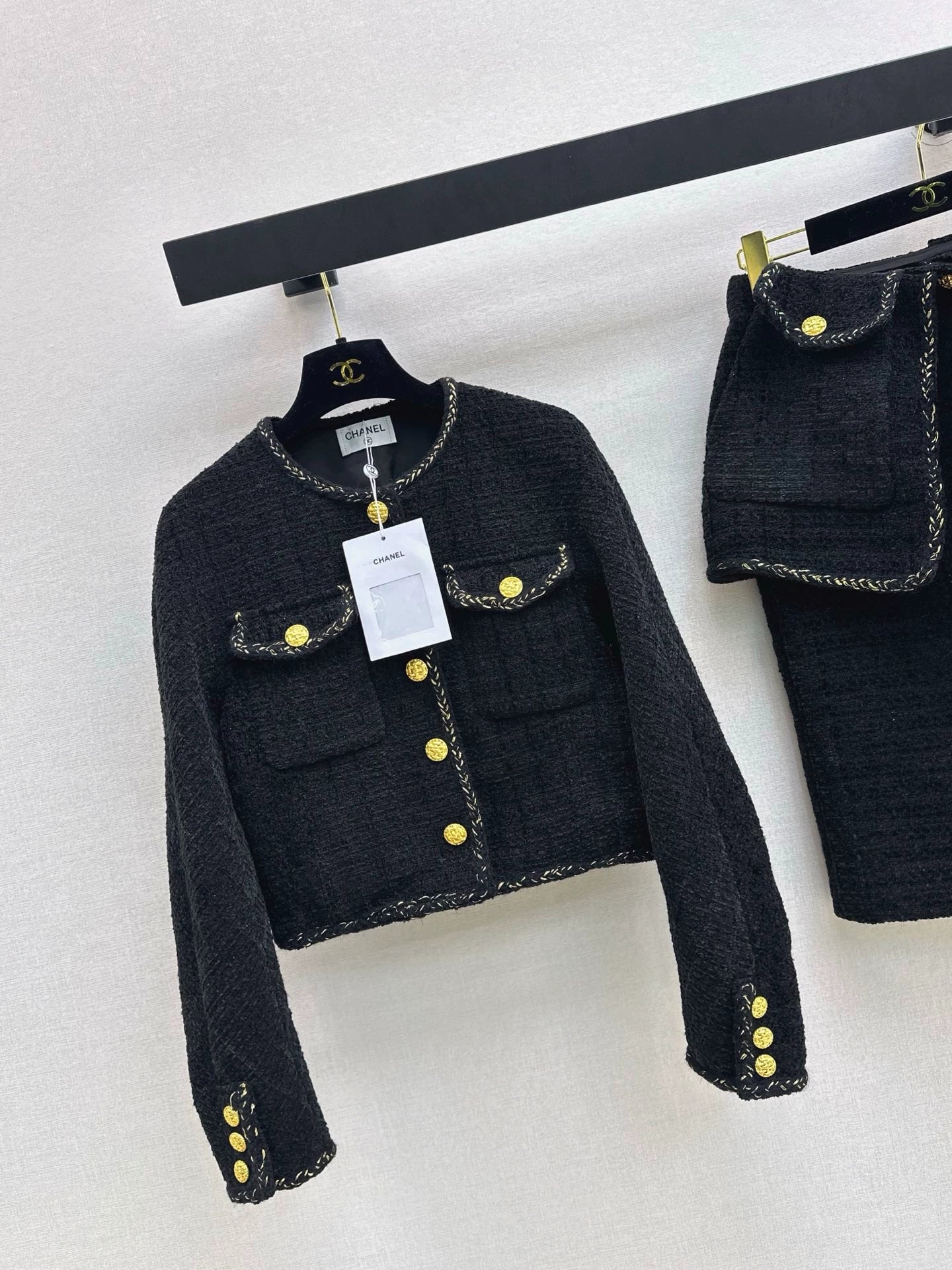 Knitted jacket+fake two-piece design with hip hugging skirt