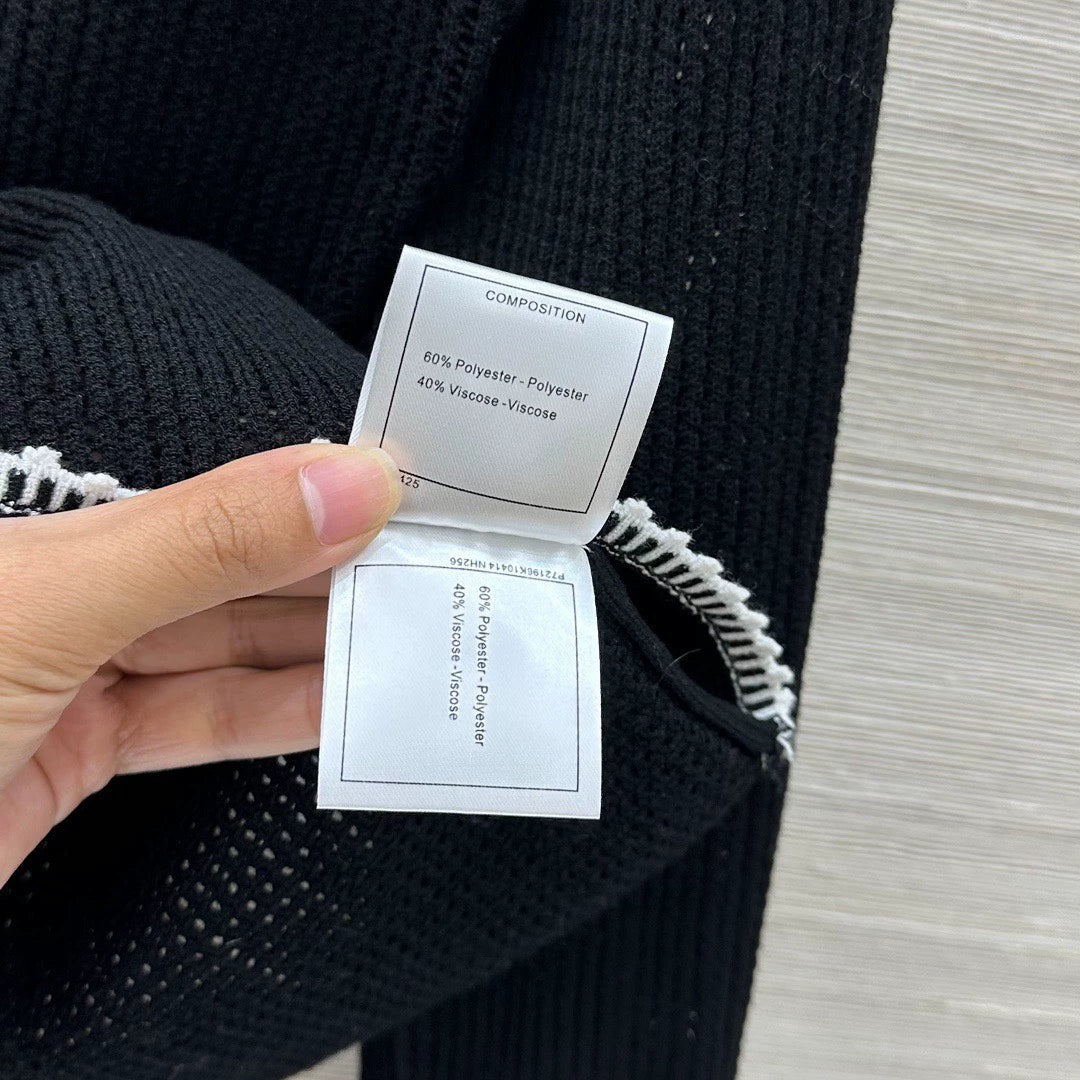 Embroidered mesh knitted long sleeved shirt