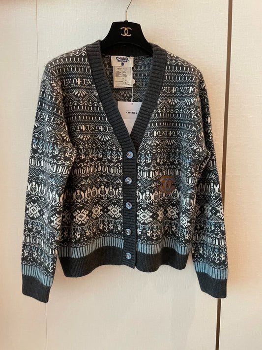 25fw New V-neck cardigan（Medieval Series）