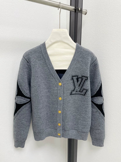 25fw Sleeve contrasting logo V-neck cardigan