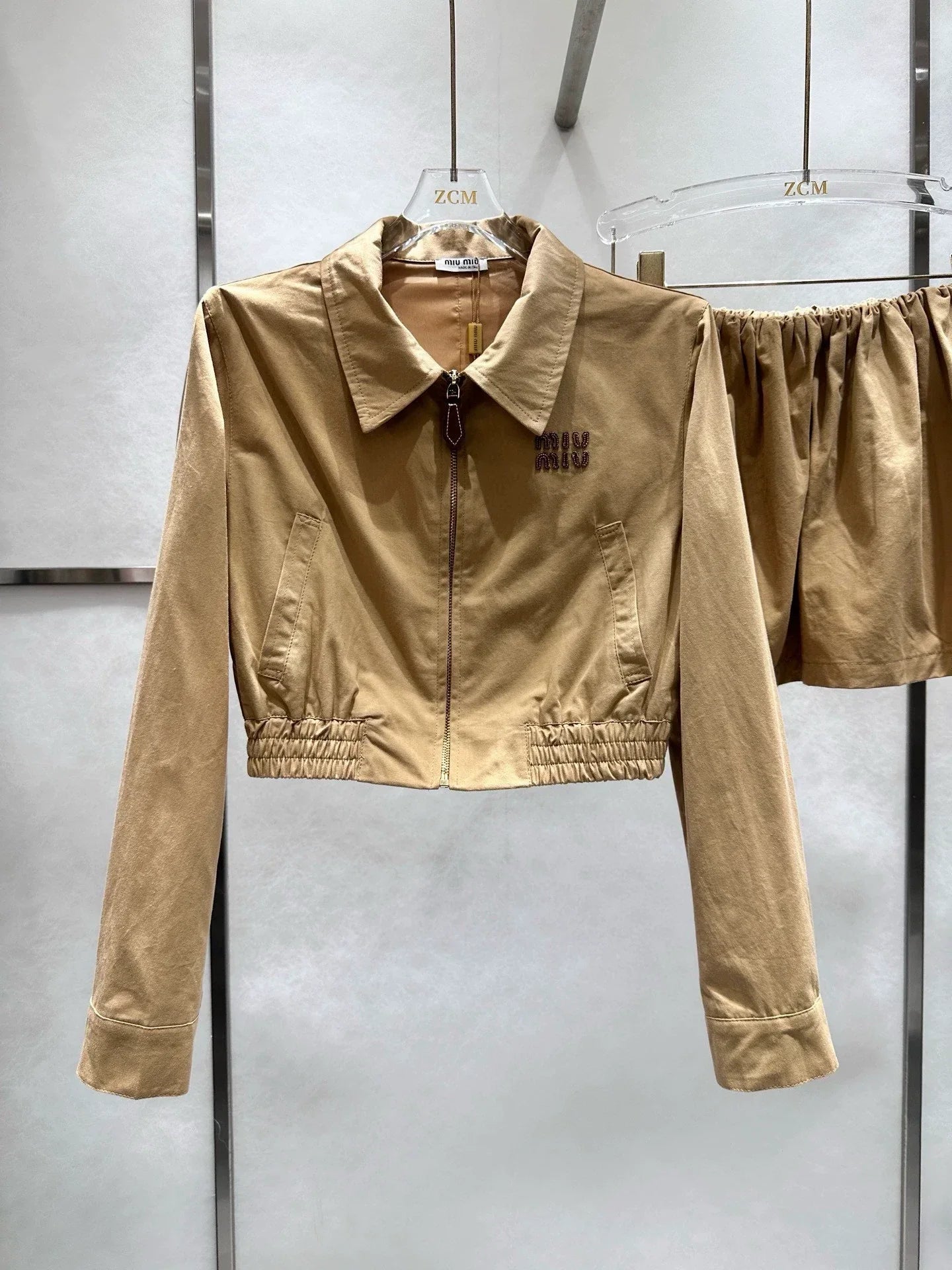 25 Lapel long-sleeved short jacket