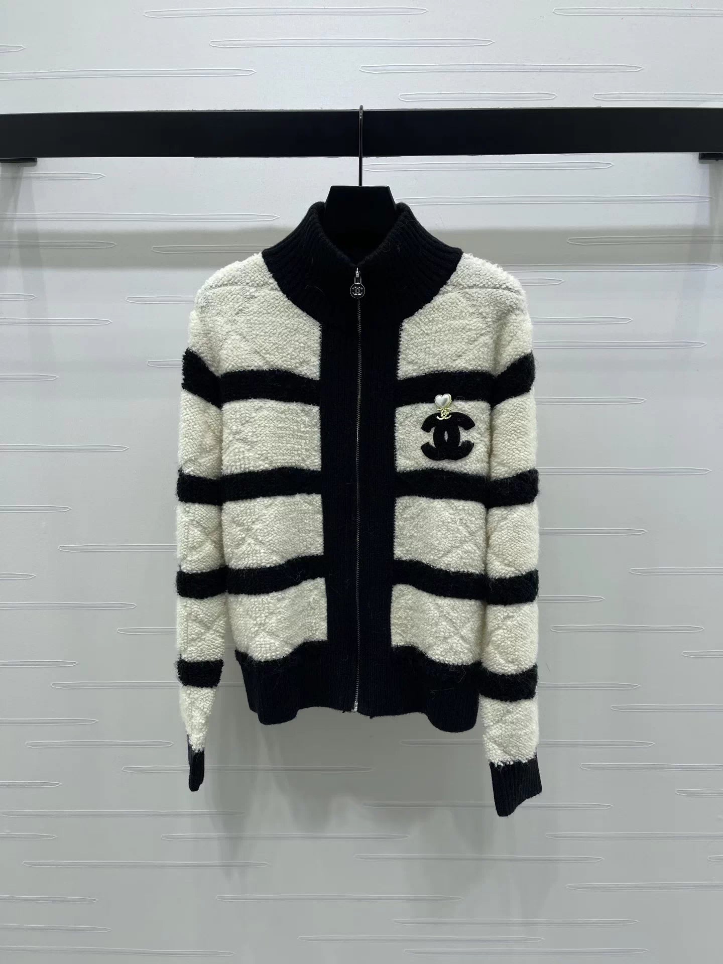 Tengge striped stand up collar cardigan