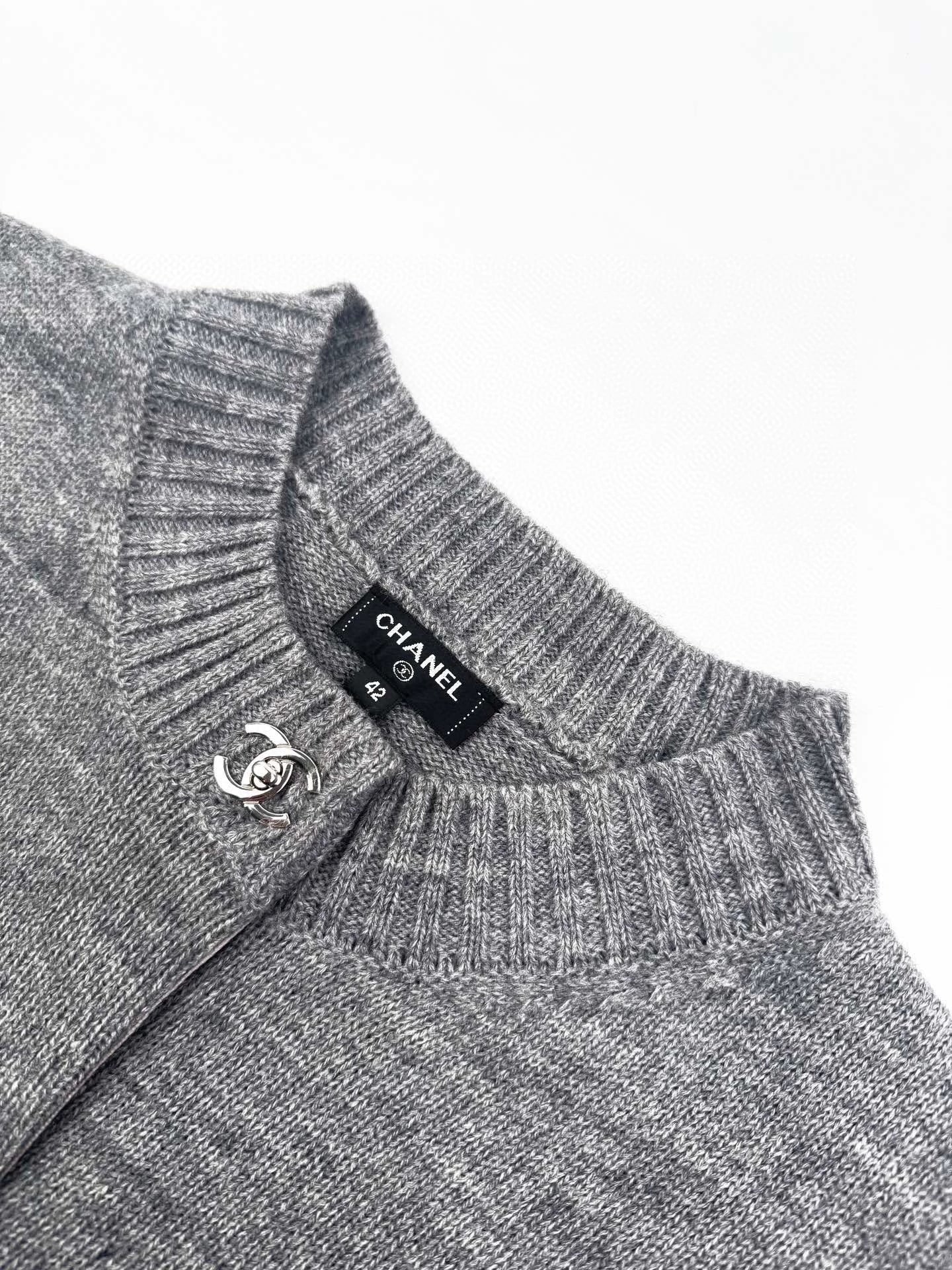 25fw Backpack buckle knitted cardigan