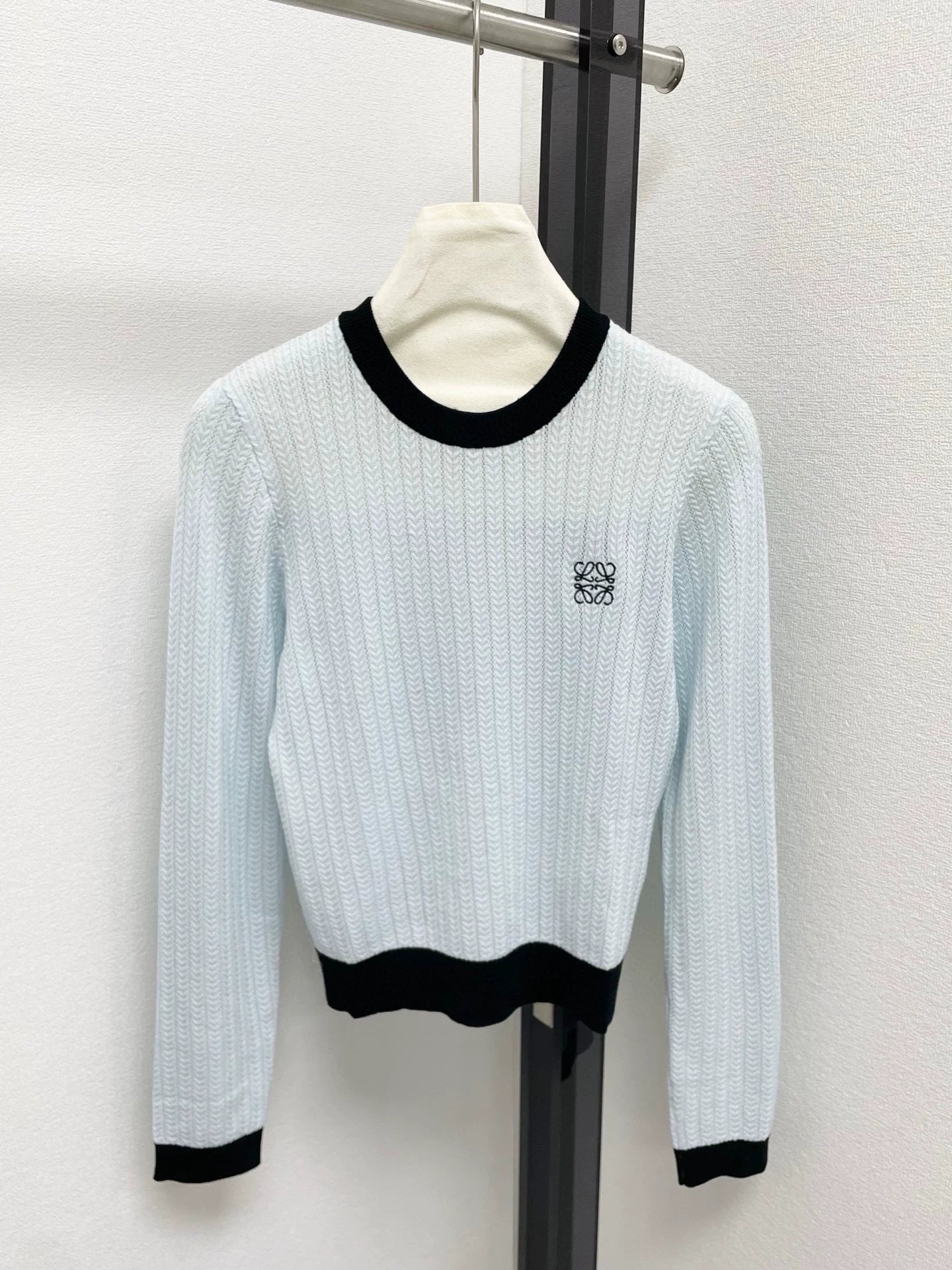 25fw Embroider a color blocked knit sweater