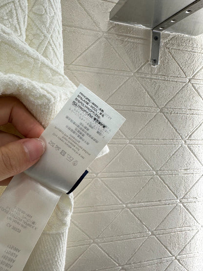 25 Sanhua diamond grid pullover sweater