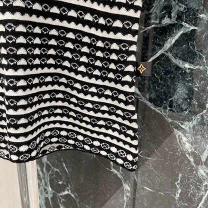 25 Summer new black and white striped knitted short sleeves