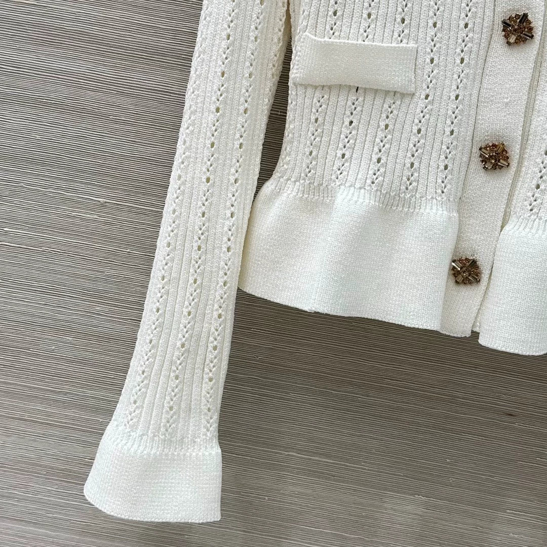 Lace design waist cinching long sleeved top