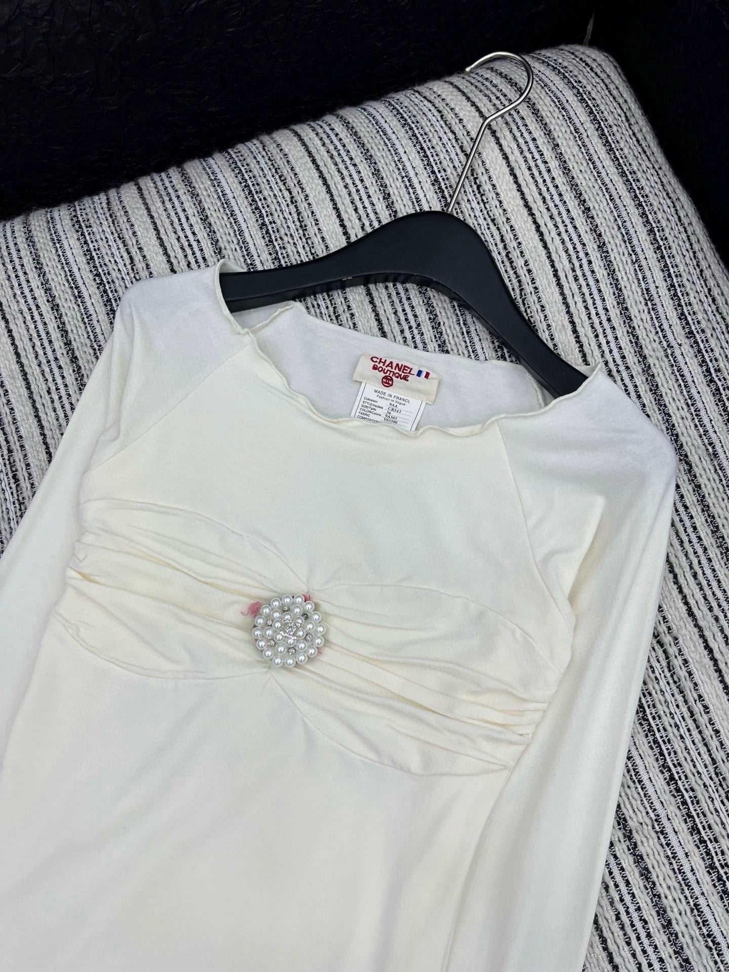 Pearl decoration versatile base shirt