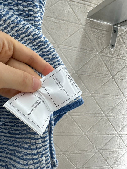 25fw Knitted vest with buckle