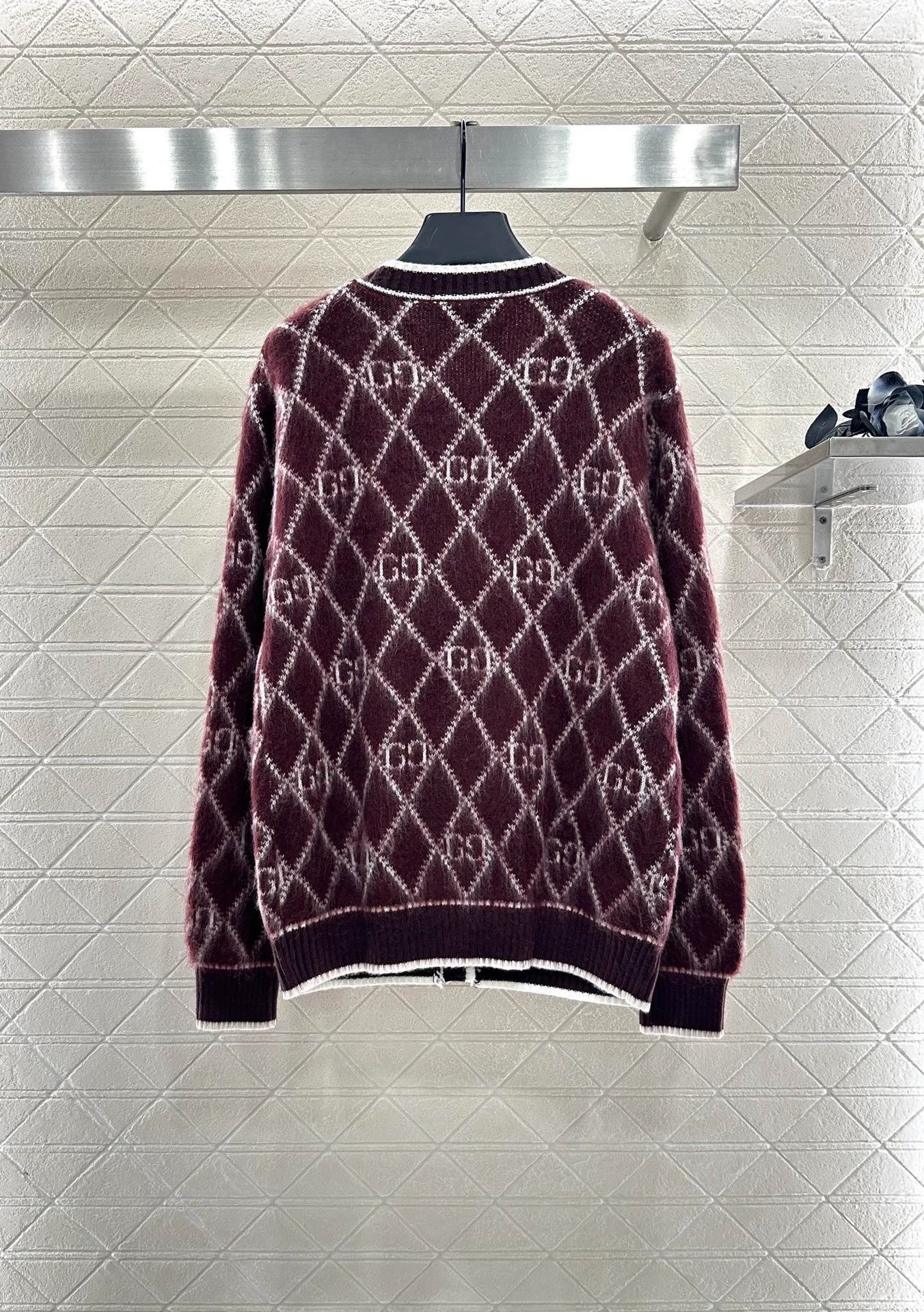 25 Vintage letter diamond grid round neck knitted wool cardigan