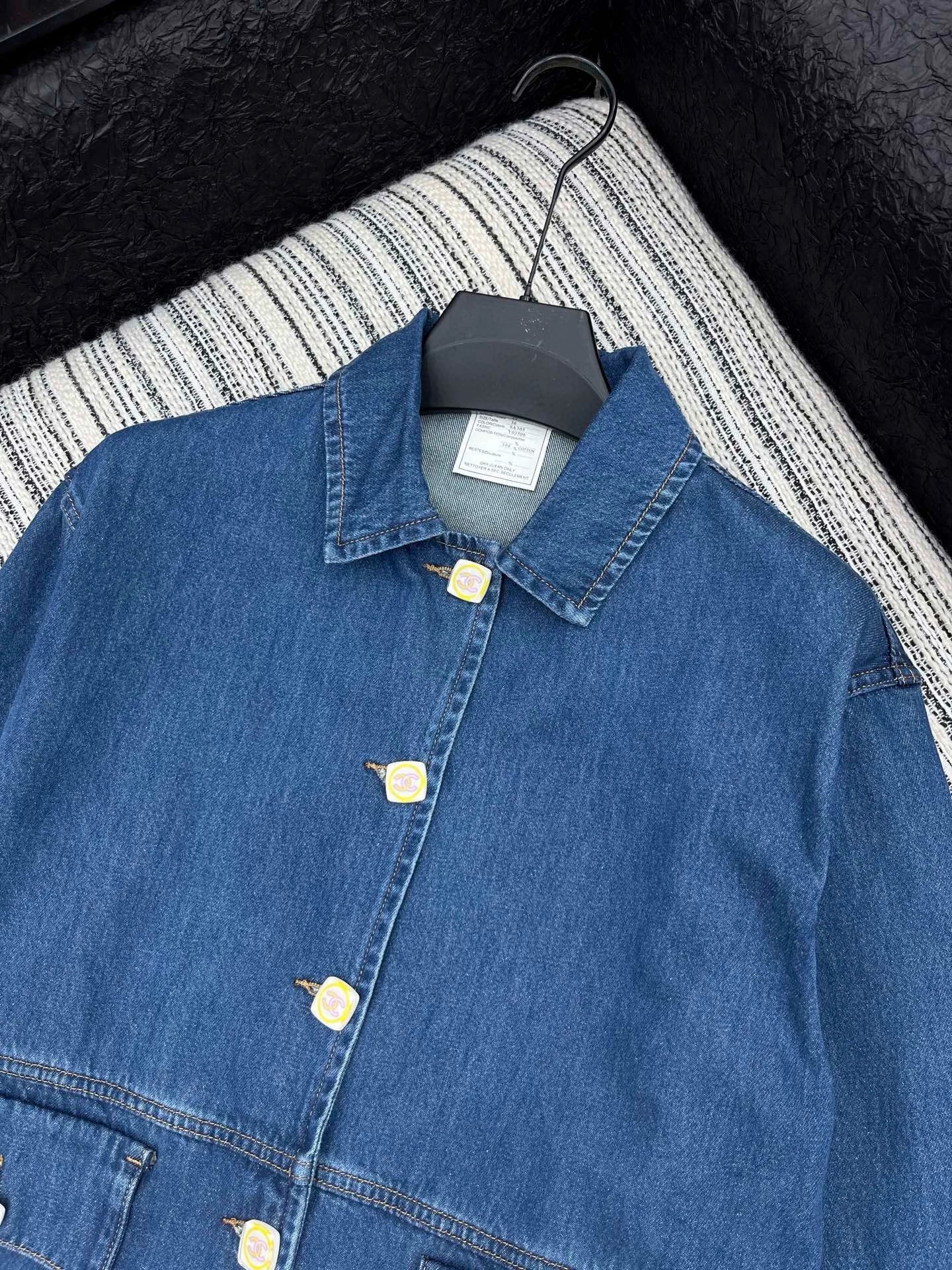 Collar denim jacket