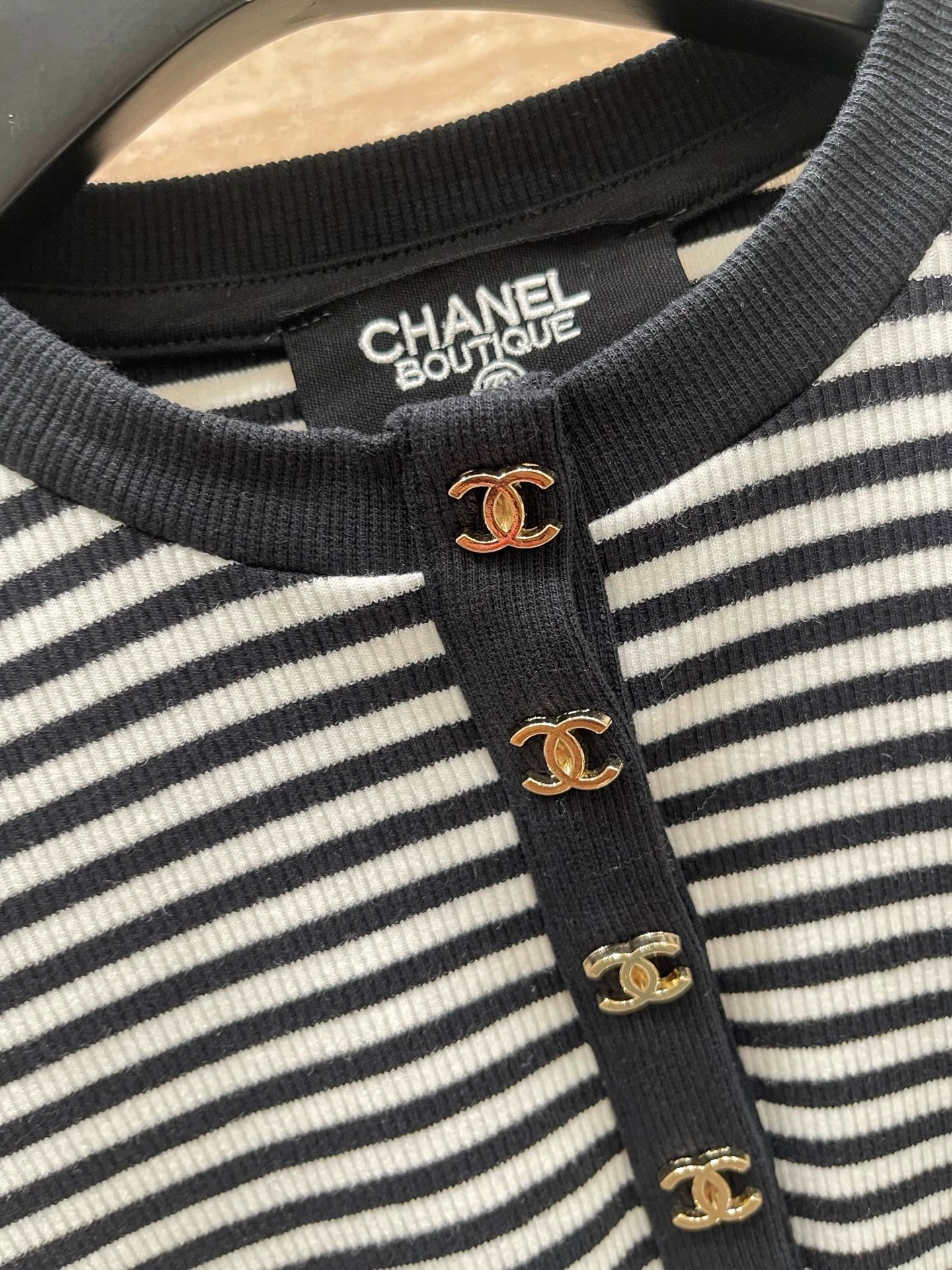 25fw Contrast striped long sleeved knitted sweater (vintage series)