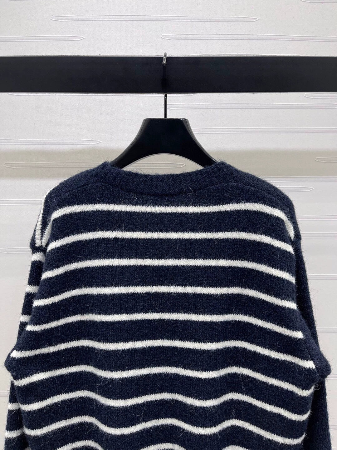 Striped V-neck long sleeved knitted cardigan