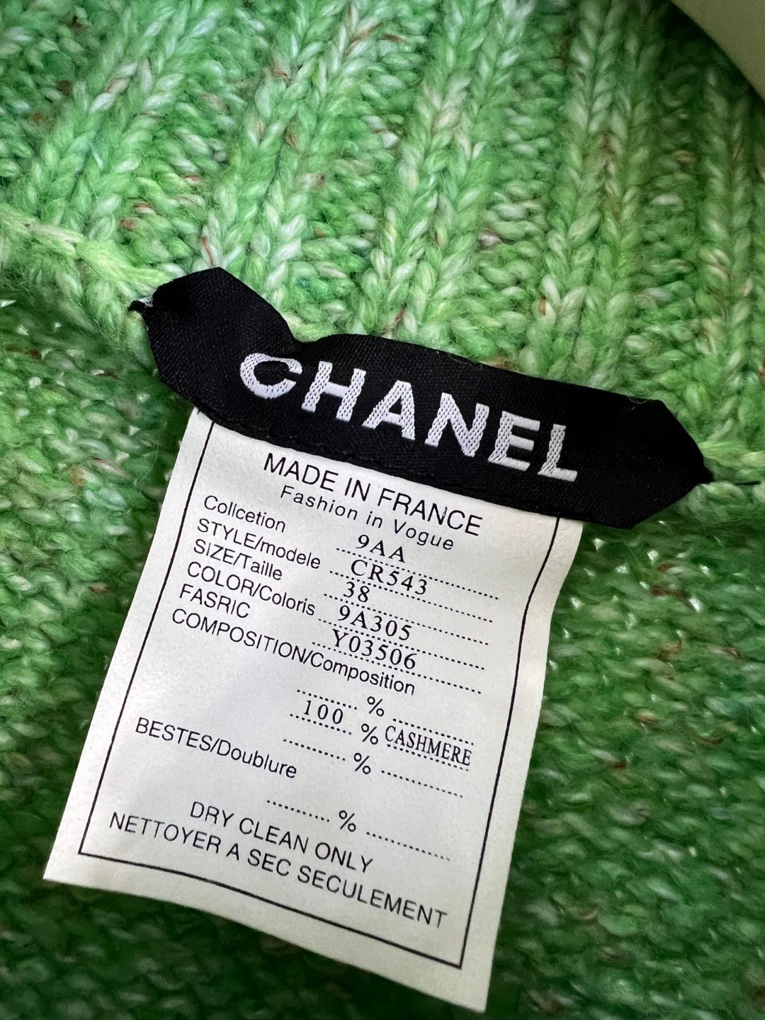 Stand up collar long sleeved sweater jacket