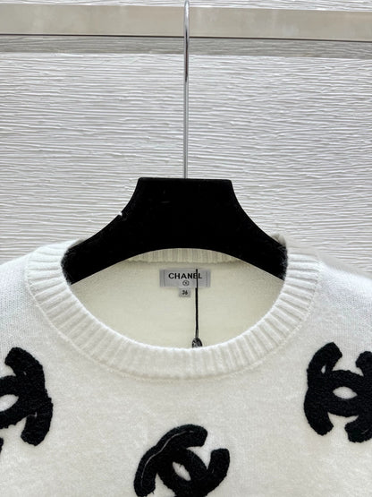 Towel embroidered logo sweater