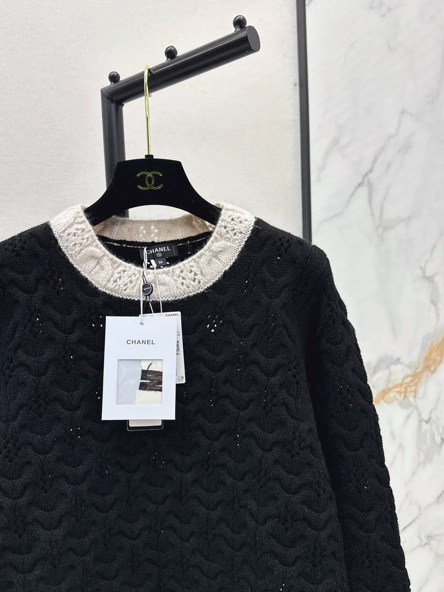 25fw Hollow knit round neck sweater